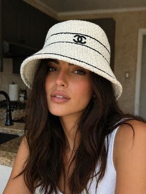 Bucket hat
